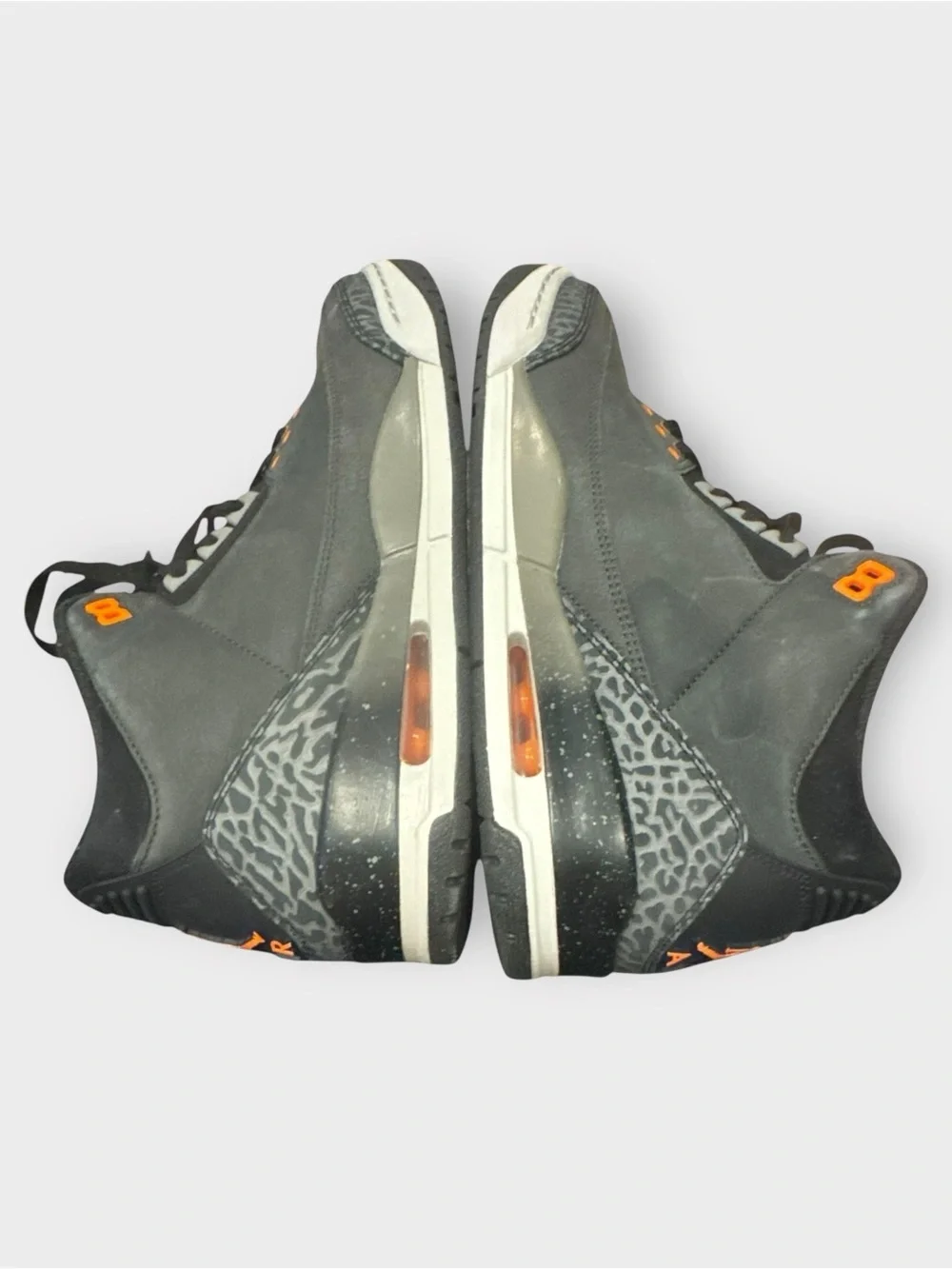 Air Jordan 3 Retro Fear Pack (2023) Gray Orange Men’s 9.5 Excellent Condition